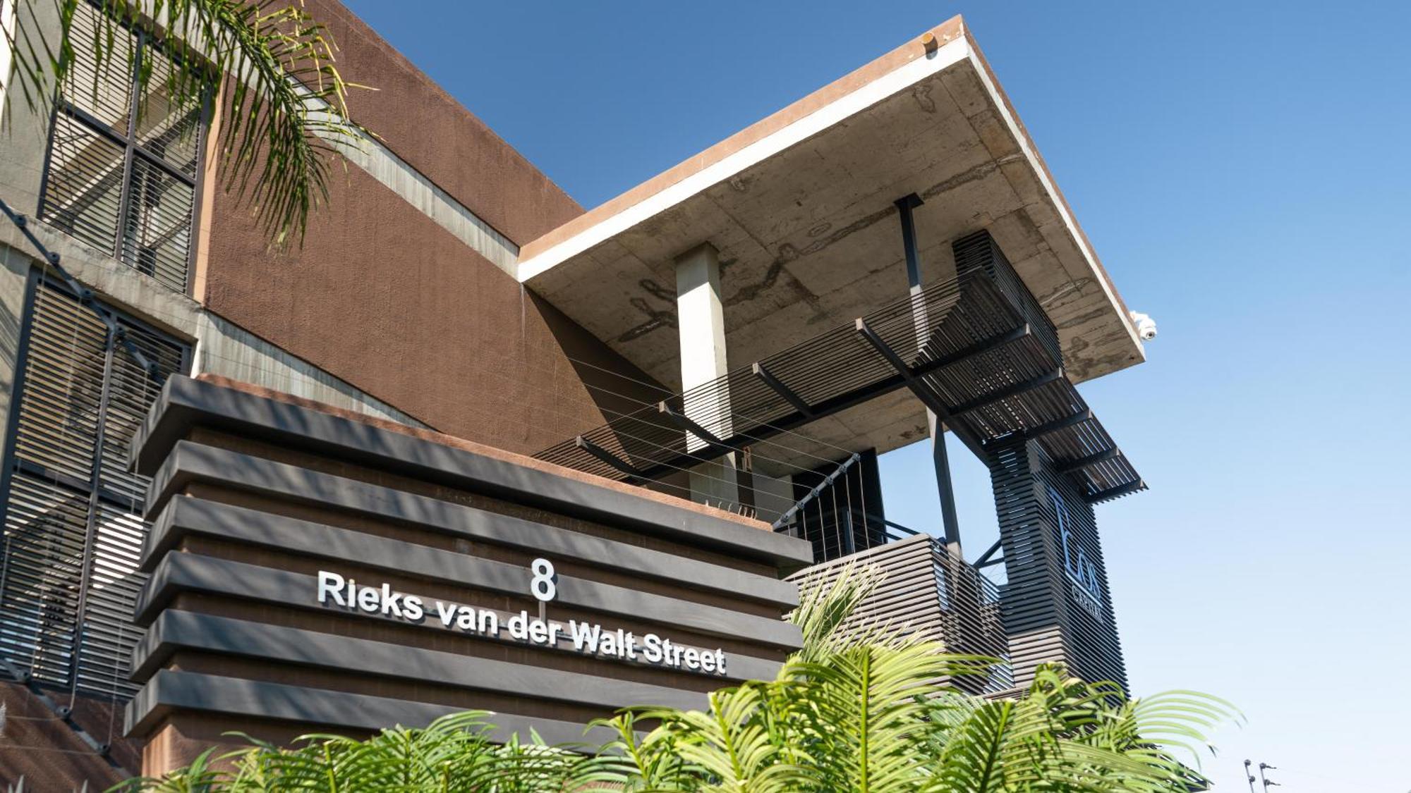 Rieks Van Der Walt Self-Catering Apartment Windhoek Exterior photo