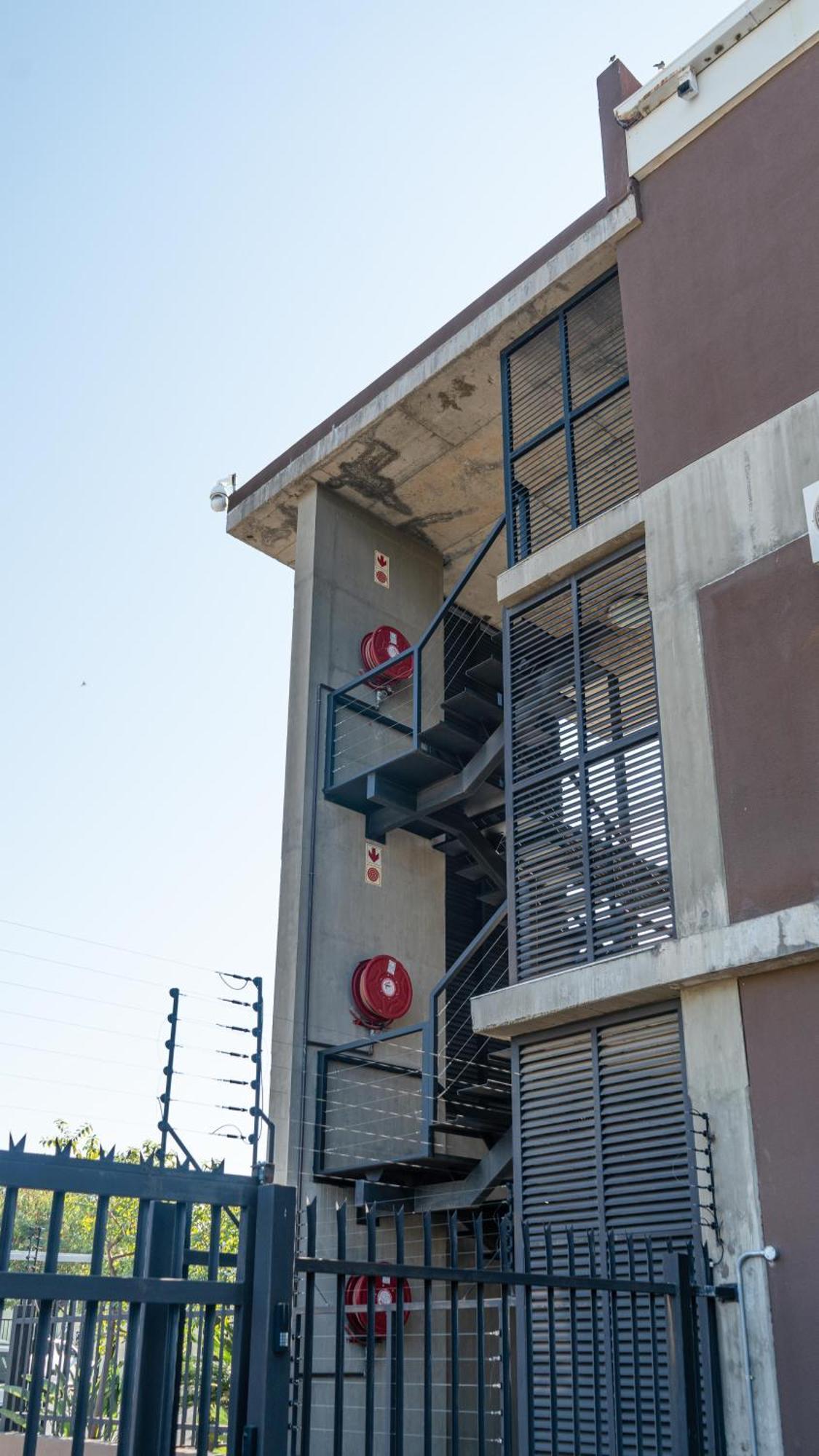 Rieks Van Der Walt Self-Catering Apartment Windhoek Exterior photo