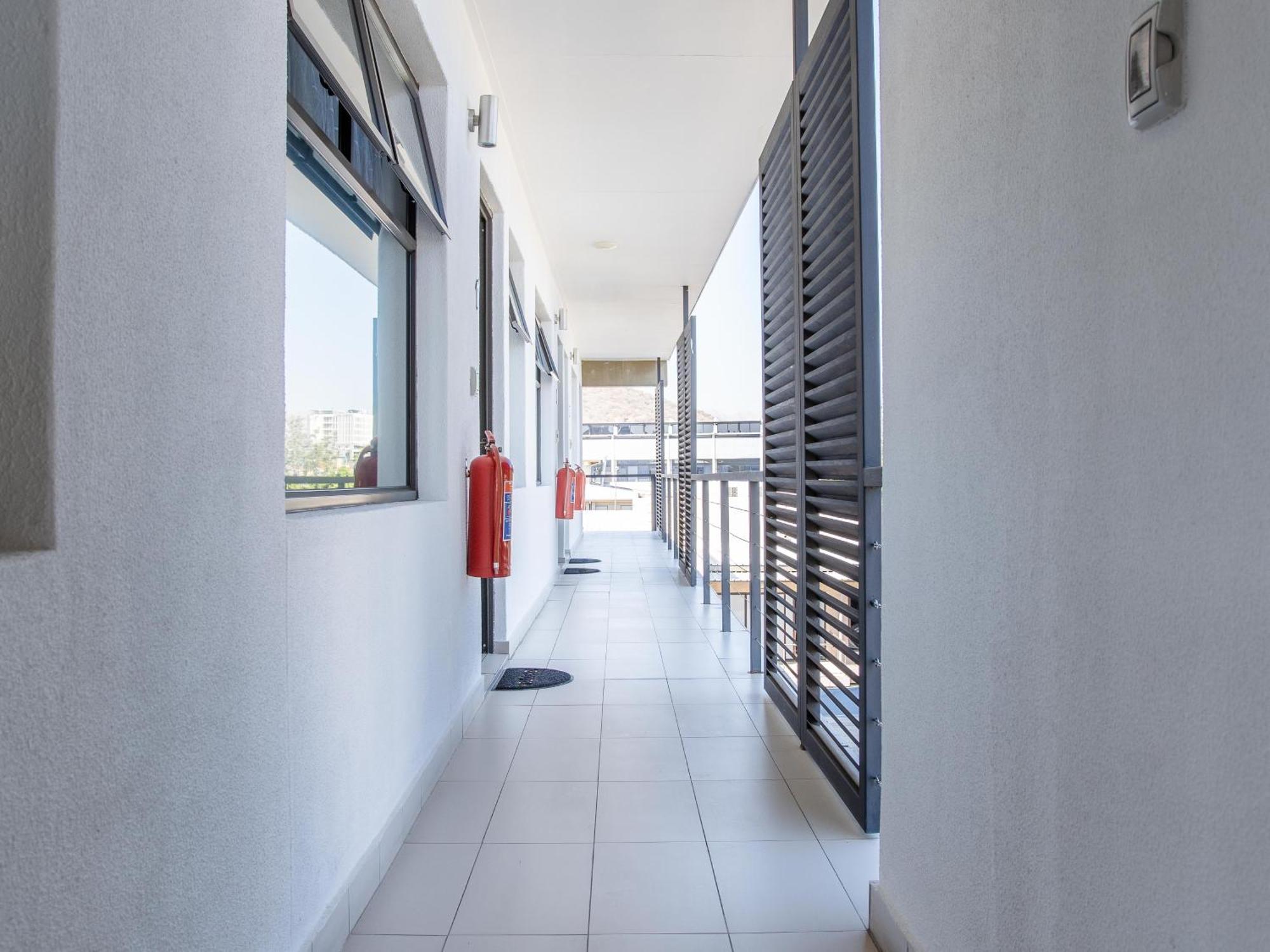 Rieks Van Der Walt Self-Catering Apartment Windhoek Exterior photo